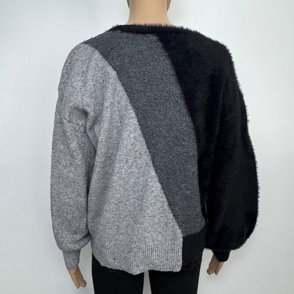 VINCE CAMUTO Fuzzy Eyelash Knit Colourblock Sweater, Black Grey Women's Size M - Picture 3 of 10